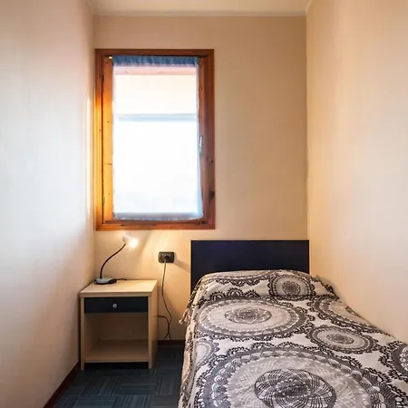 Daire Charming Townhouse With Pool And Garden *