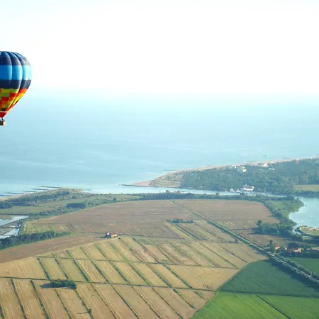 Charming Townhouse With Pool And Garden * 比比翁