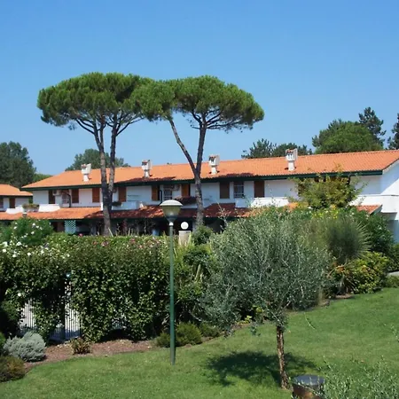 Charming Townhouse With Pool And Garden Bibione