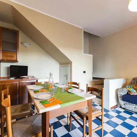 Charming Townhouse With Pool And Garden *